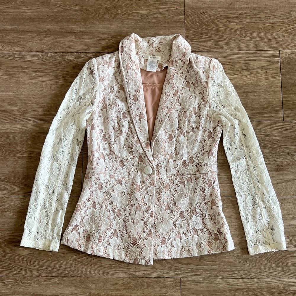Esley Lace Blazer